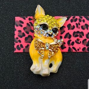 New-BJ-Yellow, Cat Crystal Brooch Pin